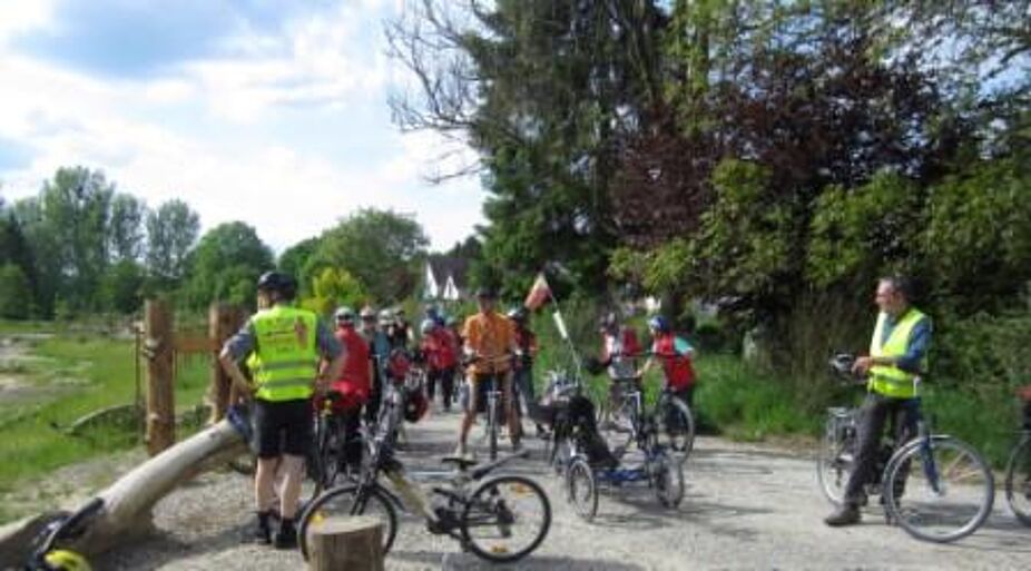 ADFC Lippe - geführte Radtouren mit Info-Kurzpause ADFC Lippe geführte Radtour mit Info-Kurz-Pause