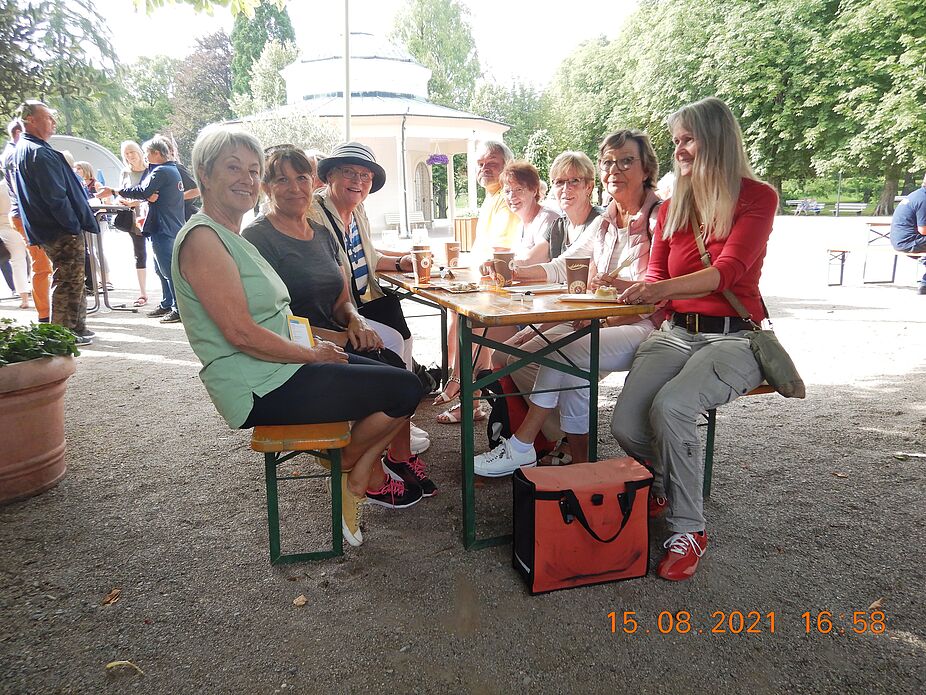 Jahreshauptversammlung 2021 - geselliger Abschluß bei Kaffee und Kuchen Die Jahreshauptversammlung 2021 endet in geselliger Runde bei Kaffee und Kuchen