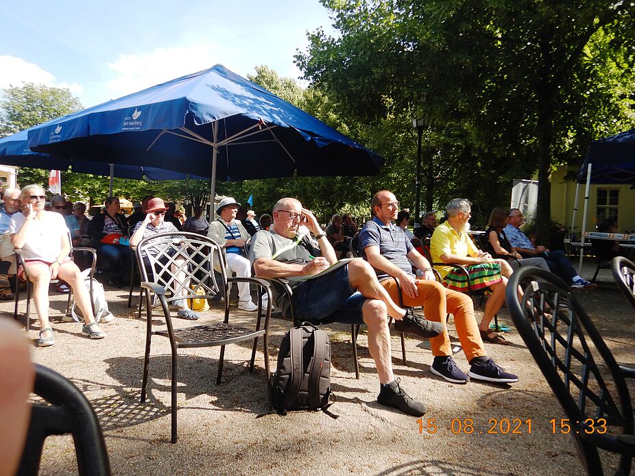 Jahreshauptversammlung 2021 - Mitglieder, Gäste und Referent Interessierte Mitglieder, Gäste und der Referent zur Jahreshauptversammlung 2021