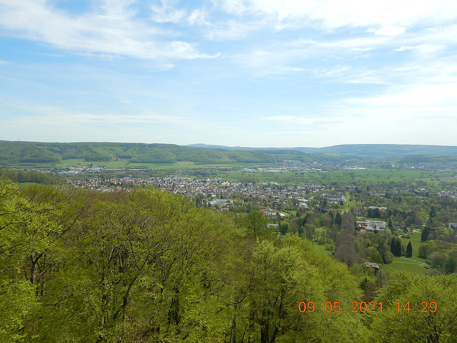 Bad Pyrmont - Aussicht vom Spelunkenturm auf das Emmertal bis Köterberg Bad Pyrmont - Aussicht vom Spelunkenturm auf das Emmertal bis Köterberg
