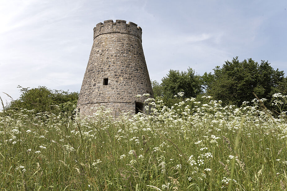 Barntrup - Windmühlenstumpf mit Aussichtsplattform Barntrup - Windmühlenstumpf mit Aussichtsplattform