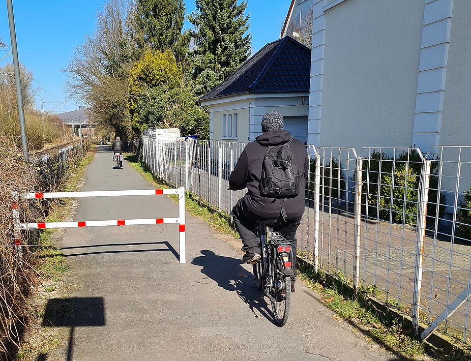 B.S. Schötmar - verbesserte Durchfahrt für Radfahrer ab 2022 B.S. Schötmar - verbesserte Durchfahrt für Radfahrer ab 2022 als Ersatz für die nicht gesetzeskonforme Anlage dem sog. Drängelgatter in 10/2020