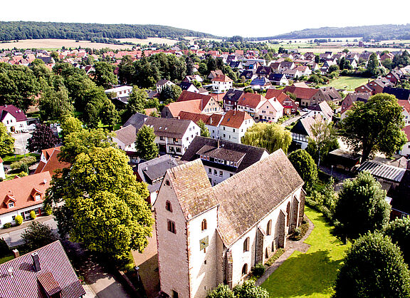 Kalletal Ortsteil Langenholzhausen - Kirchenstandort seit 850, heutiger Bau aus dem 16.Jh.