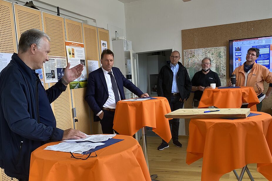 30 Jahre ADFC in Lippe - Begrüßung durch den Vorstand Manfred Wiehenkamp 30 Jahre ADFC in Lippe - Begrüßung durch den Vorstand Manfred Wiehenkamp