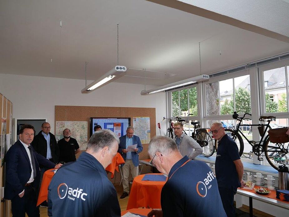 30 Jahre ADFC in Detmold - der Vorstand lädt ein zu politischen Gesprächen 30 Jahre ADFC in Detmold - der Vorstand lädt ein zu politischen Gesprächen