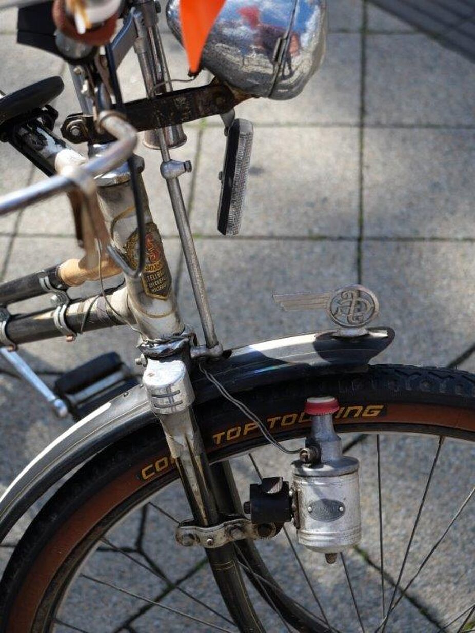 Anreise von Günter Brinkmann auf seinem historischen Fahrrad Anreise von Günter Brinkmann mit seinem historischen Fahrrad