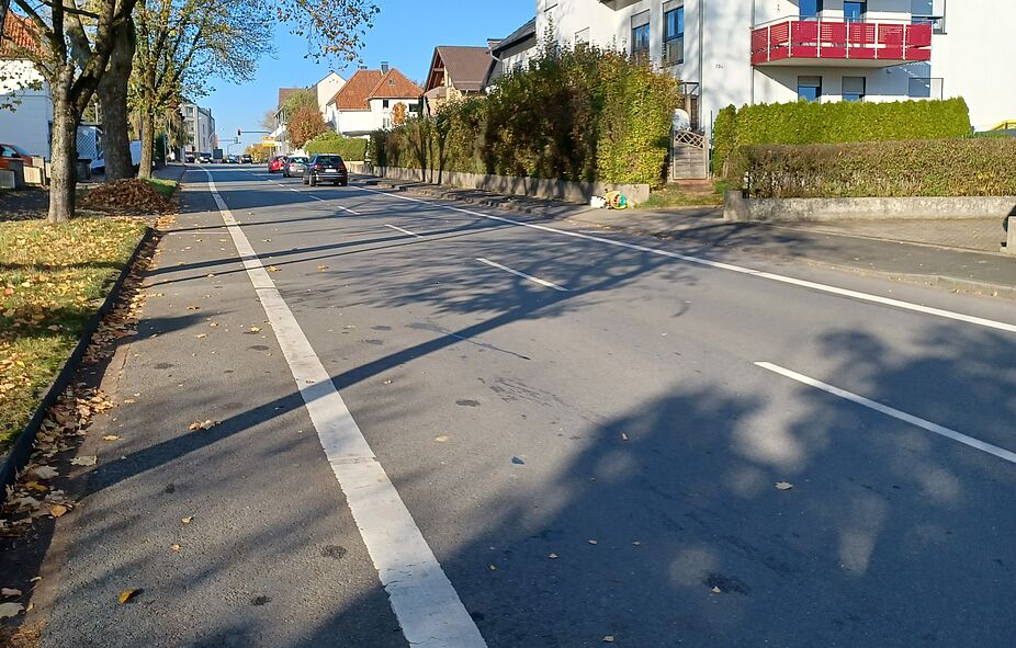 Detmold - Neuer Radstreifen Friedrich-Ebert-Straße Detmold - Sicherheit für Radfahrende auf der Friedrich-Ebert-Straße