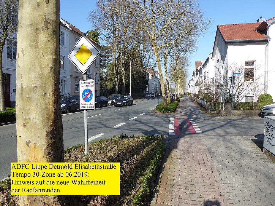 Der erste Schritt: vorübergehende Info-Beschilderung zur Änderung des Verhaltens ADFC Lippe Umsetzung Radverkehrsführung Tempo 30 Zone