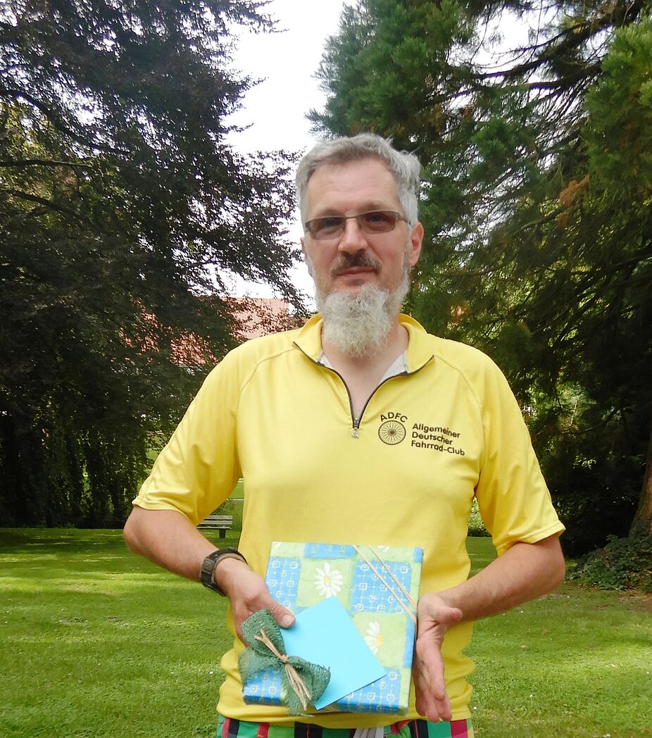 Seit 30 Jahren Mitglied - Wolfgang Wiehenkamp Ehrung zur Jahreshauptversammlung für 30 Jahre Mitgliedschaft im ADFC - Herr Wolfgang Wiehenkamp