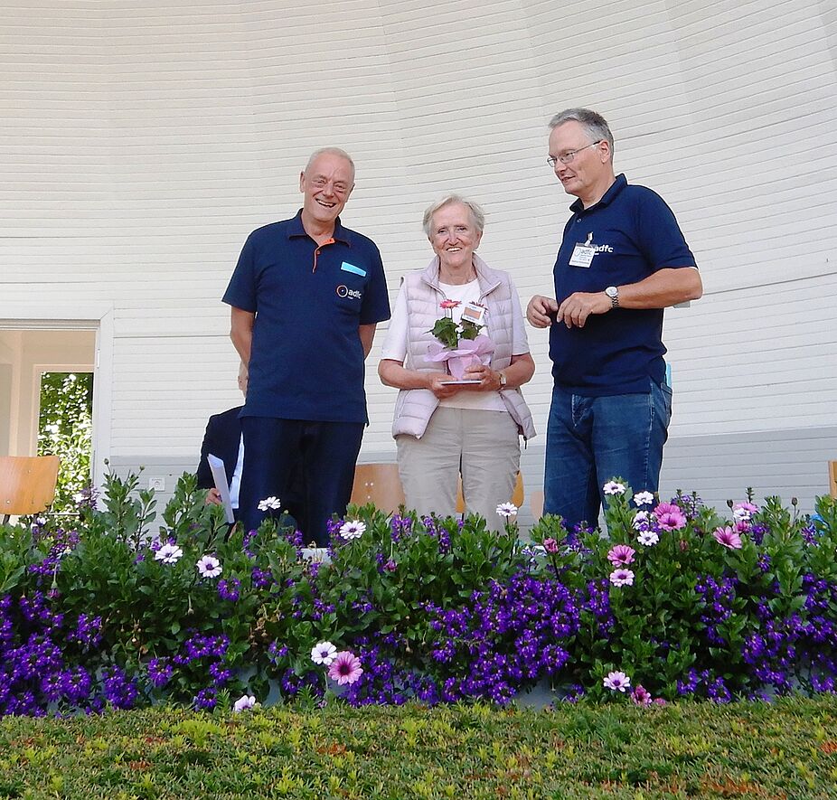 ADFC Lippe e.V. 1.000 Mitglied ADFC Lippe e.V. Jahreshauptversammlung August 2021, Begrüßung des 1.000 Mitgliedes im Kreisverband durch den Vorstand