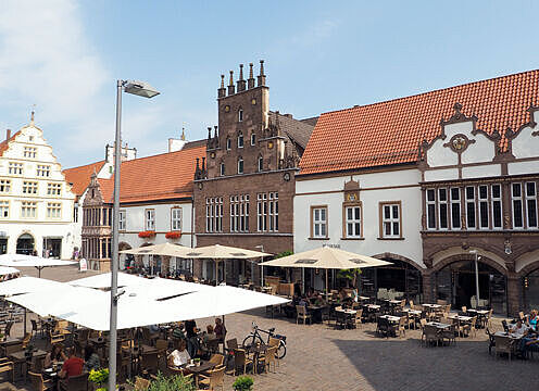 Historisches Rathaus mit Marktplatz Lemgo