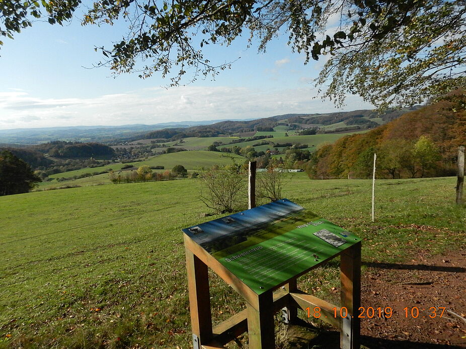 Dörentrup - Aussicht vom Schaufberg  ins Begatal bis zum Teutoburger Wald Dörentrup - Aussicht vom Schaufberg  ins Begatal bis zum Teutoburger Wald