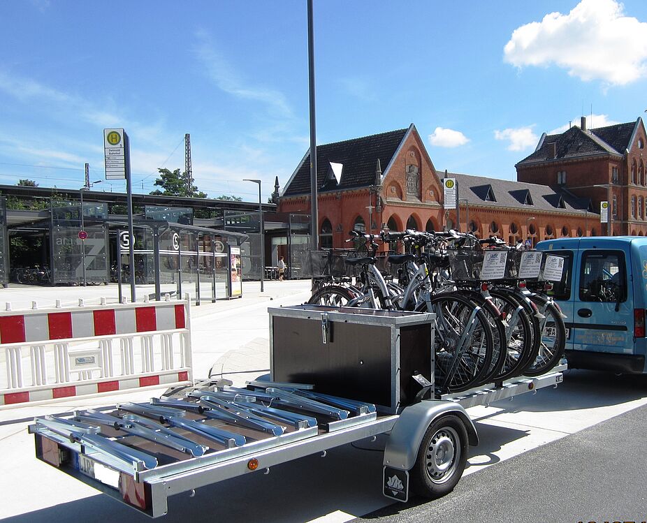 ADFC Lippe - vereinseigener PKW-Transportanhänger für 15 Fahrräder ADFC Lippe vereinseigener PKW-Fahrrad-Transportanhänger