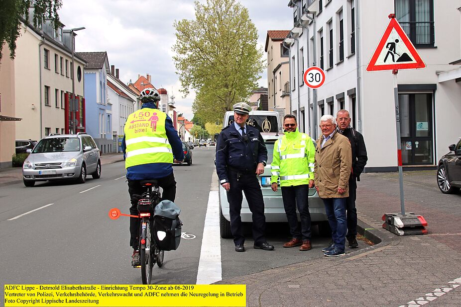 2019 06 Pressetermin zur Eröffnung der Tempo 30 Zone ADFC Lippe Eröffnung der 30er-Zone Elisabethstraße Detmold
